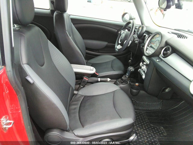 2008 MINI COOPER HARDTOP VIN: WMWMF33568TT64472