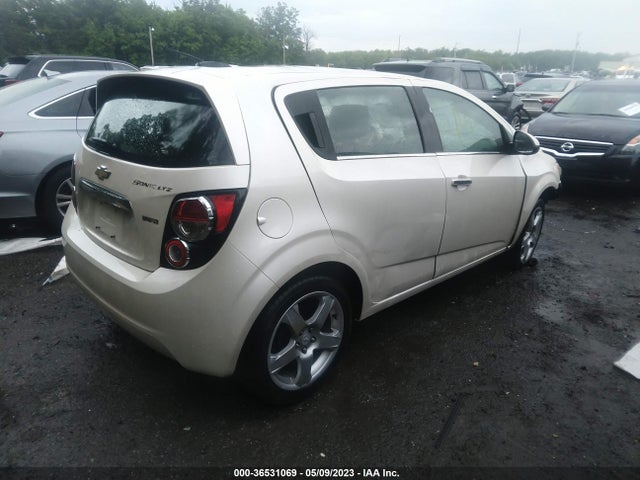 Chevrolet Sonic Ltz Auto 2015 1G1JE6SB8F4176151 Image 4