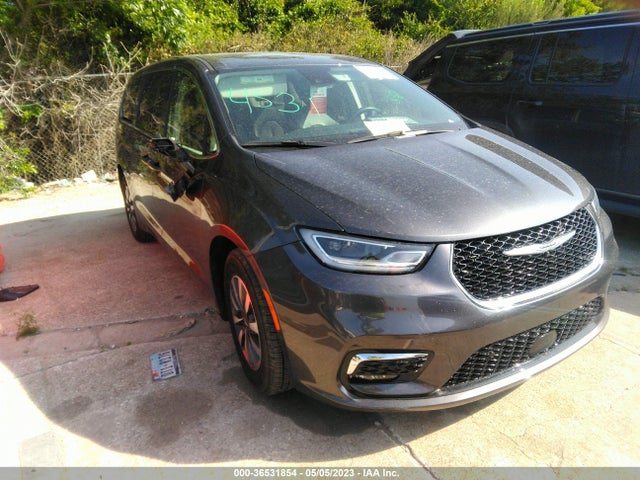 2022 Chrysler Pacifica Hybrid, VIN: 2C4RC1L73NR121082