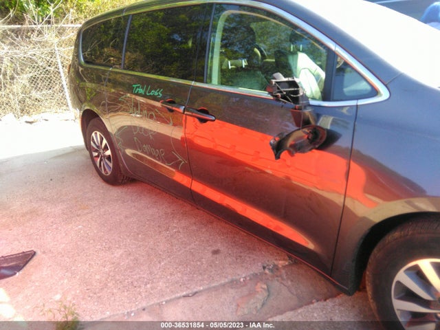2022 Chrysler Pacifica Hybrid, VIN: 2C4RC1L73NR121082