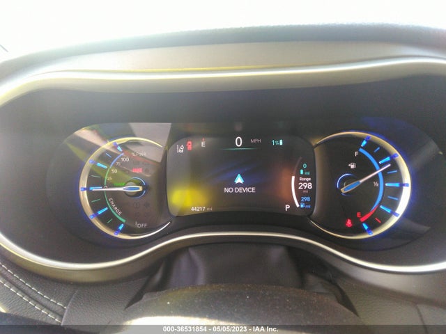 2022 Chrysler Pacifica Hybrid, VIN: 2C4RC1L73NR121082