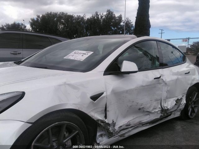 5YJ3E1EA7NF314677 Tesla MODEL 3