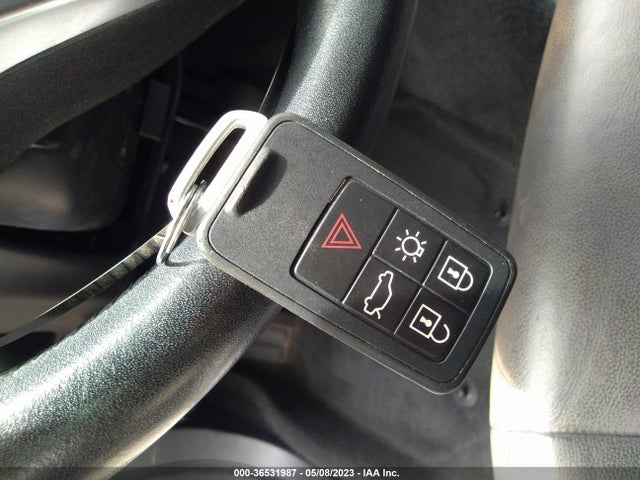 2017 Volvo V60, VIN: YV140MEK2H1372944