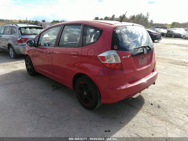 2012 HONDA FIT VIN: JHMGE8H37CC021264