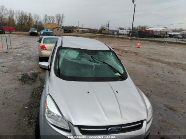1FMCU9GX0EUE35640 Ford ESCAPE SE