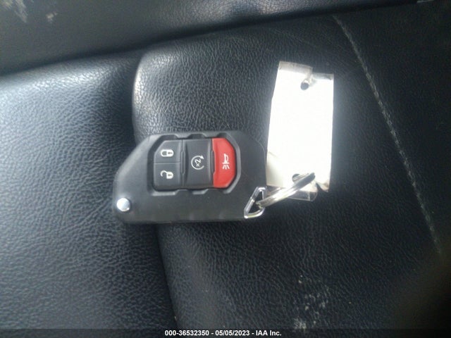1C4HJXEG4KW674554 Jeep Wrangler Unlimited Sahara Altitude
