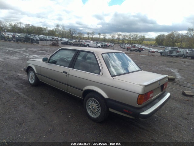 1988 BMW 325 IS AUTOMATIC VIN: WBAAA2302J8261672