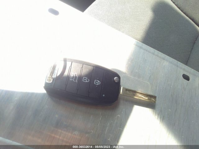 5XYPG4A56HG187620 KIA Sorento Lx V6