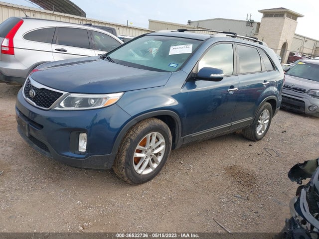 KIA SORENTO LX 2015 5XYKT4A68FG598903 Image 2