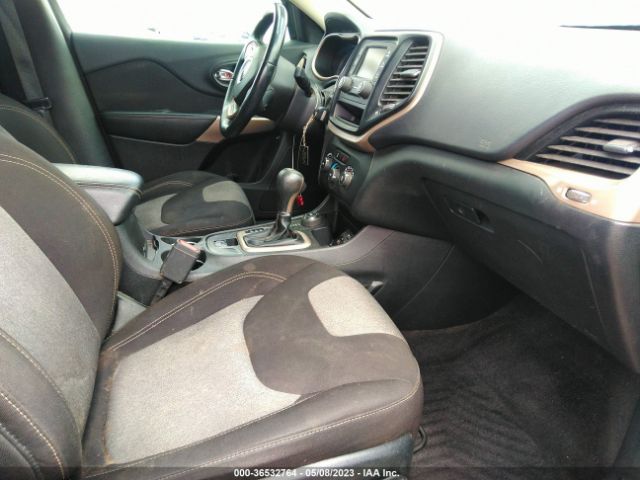 1C4PJMAB0HW605230 Jeep Cherokee Altitude