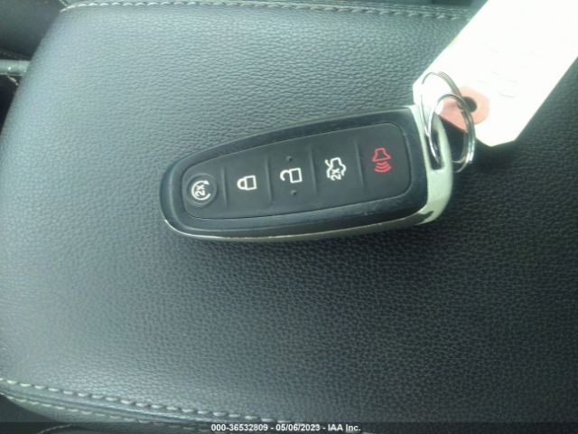 1FMCU9GD4KUB28909 Ford ESCAPE SE