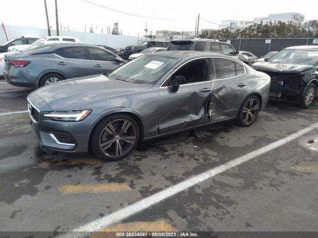 7JRA22TL2KG010380 Volvo S60 INSCRIPTION