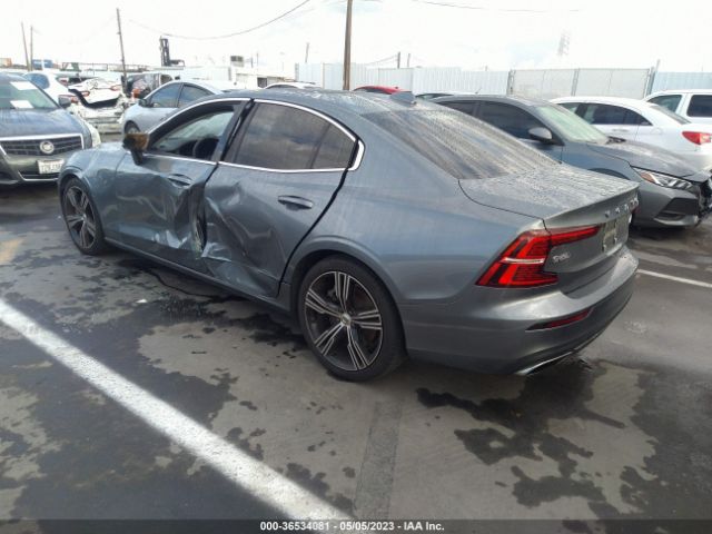 7JRA22TL2KG010380 Volvo S60 INSCRIPTION