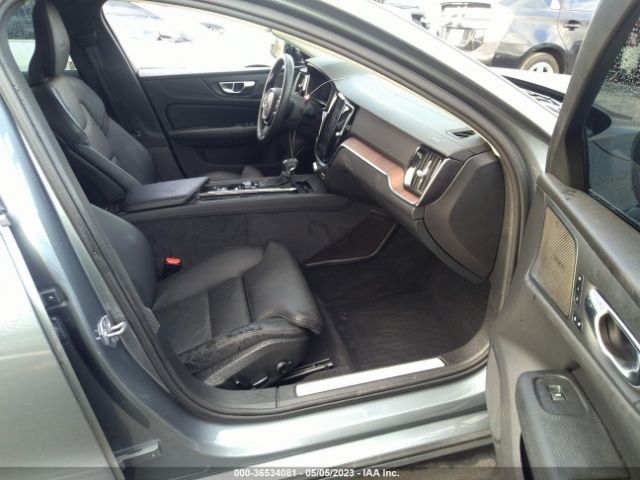 7JRA22TL2KG010380 Volvo S60 INSCRIPTION