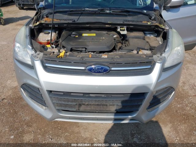 1FMCU0GX8EUA92815 Ford ESCAPE SE