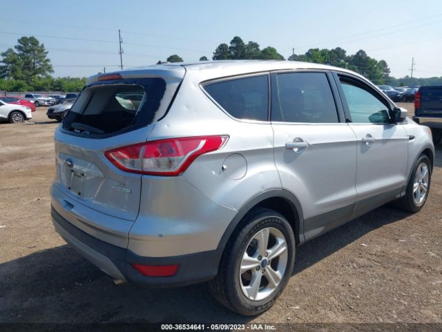 1FMCU0GX8EUA92815 Ford ESCAPE SE