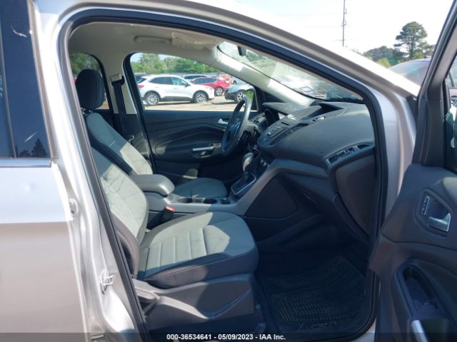1FMCU0GX8EUA92815 Ford ESCAPE SE