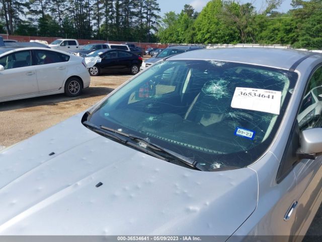 1FMCU0GX8EUA92815 Ford ESCAPE SE