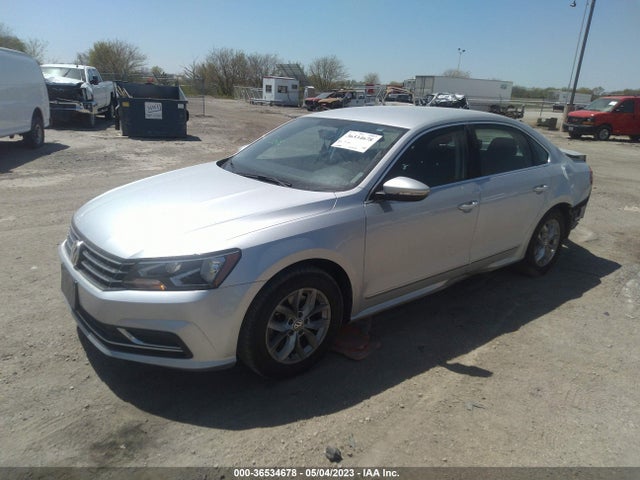 1VWAT7A3XHC008059 Volkswagen Passat 1.8t S