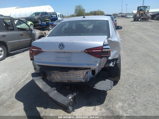 1VWAT7A3XHC008059 Volkswagen Passat 1.8t S