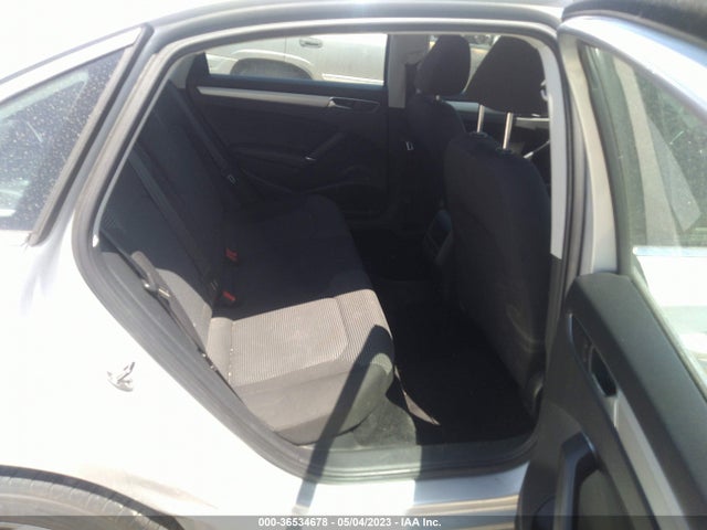 1VWAT7A3XHC008059 Volkswagen Passat 1.8t S