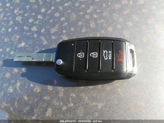 3KPA25AD0ME377907 KIA Rio 5-door S