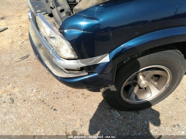 2003 CHEVROLET S-10 LS VIN: 1GCCS19X138137516