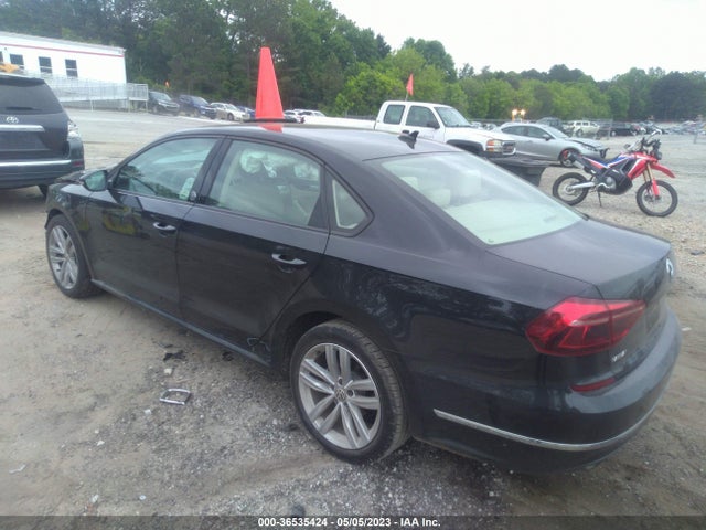 1VWLA7A36KC010655 Volkswagen Passat 2.0t Wolfsburg Edition