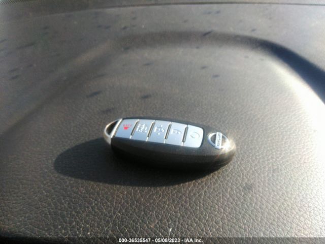 KNMAT2MT7HP514670 Nissan ROGUE SV