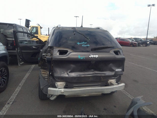 1C4PJLCB4HW560221 Jeep Cherokee Latitude