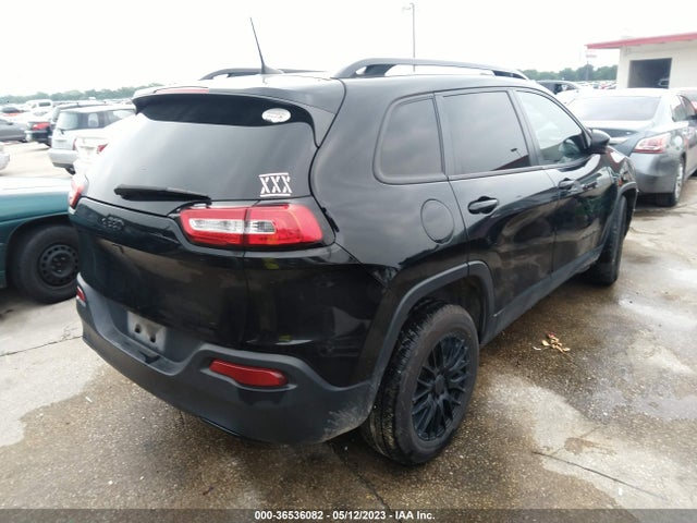 1C4PJLCB0JD574067 Jeep Cherokee Latitude