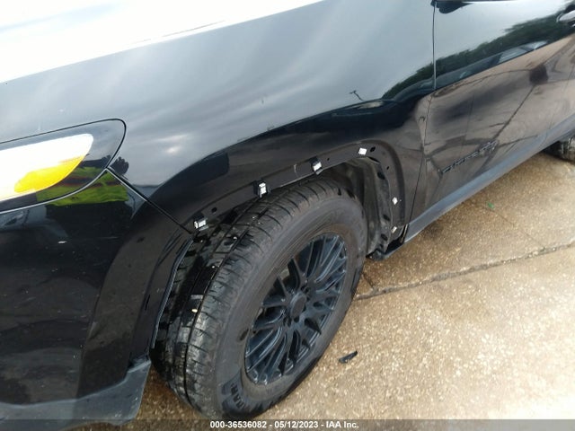 1C4PJLCB0JD574067 Jeep Cherokee Latitude