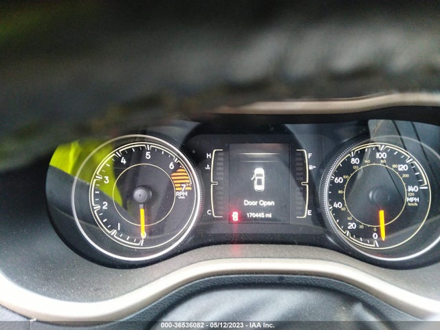 1C4PJLCB0JD574067 Jeep Cherokee Latitude