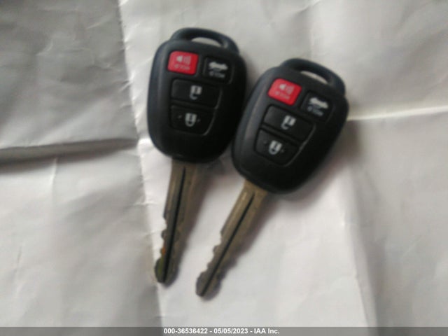 Toyota COROLLA LE 2018 5YFBURHE0JP798993 Image 3