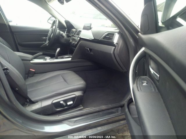 WBA8A9C36HK864414 BMW 3 Series 320i