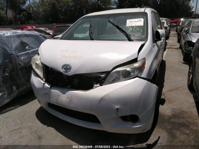 Toyota SIENNA LE 2015 5TDKK3DC4FS639870 Image 5