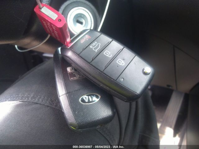 KNDJN2A27G7282026 KIA Soul Base
