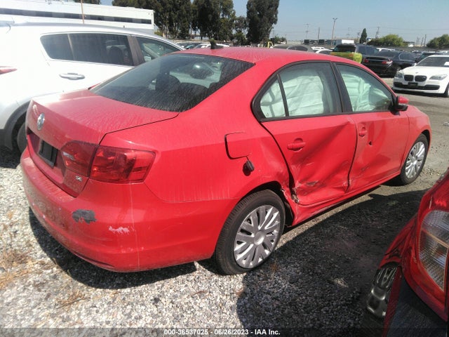 3VWD17AJ4EM227577 Volkswagen Jetta Sedan Se