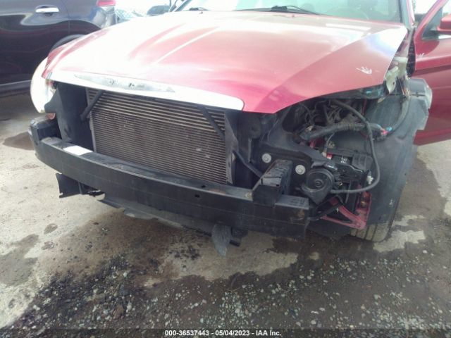 1C3CCBAB3EN213295 Chrysler 200 LX