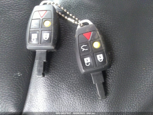 2007 VOLVO C70 VIN: YV1MC68257J016467