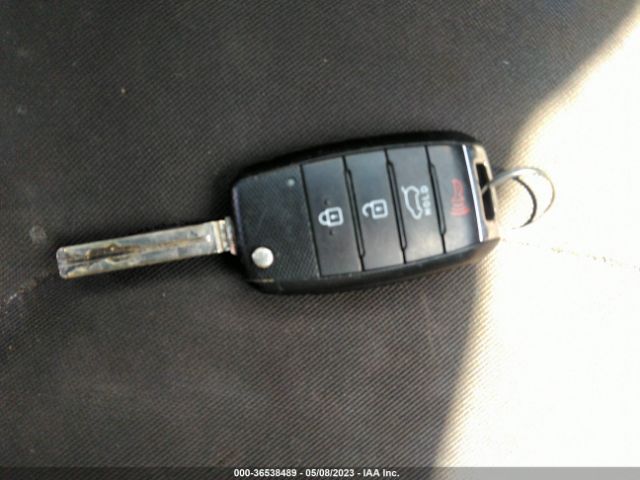 KNDJN2A27G7312447 KIA Soul Base