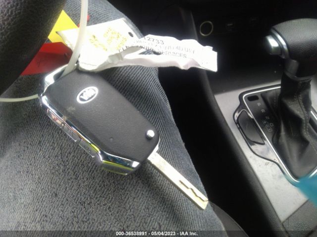 KNDCB3LC3L5451610 KIA NIRO LX