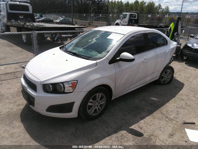 Chevrolet SONIC LT 2014 1G1JC5SB9E4147479 Image 2