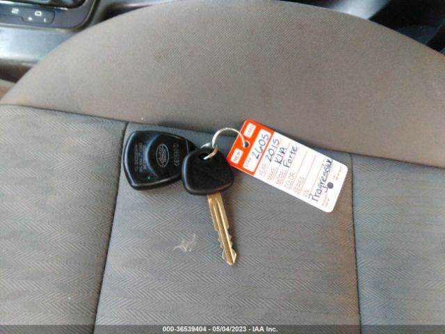 KNAFK4A64F5391757 KIA FORTE LX