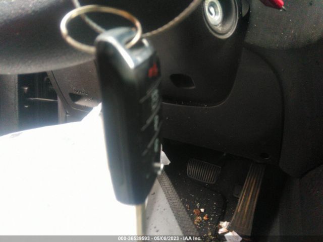 5XYPGDA3XKG575195 KIA SORENTO LX