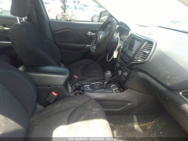 1C4PJLCB5KD128515 Jeep Cherokee Latitude