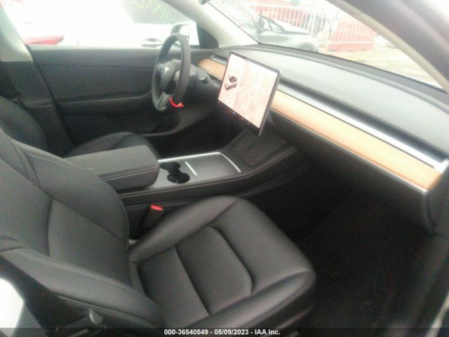 7SAYGDEF1NF401040 Tesla Model Y Performance