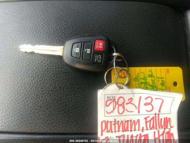 Toyota Highlander Le 2015 5TDBKRFH0FS142939 Image 3