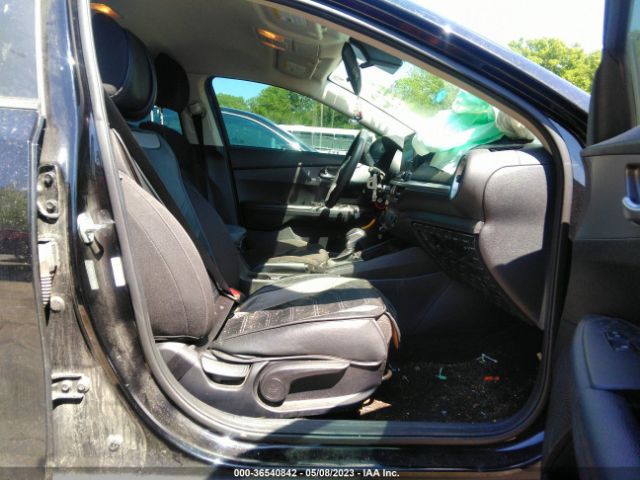 3KPF24AD2KE100379 KIA Forte Lxs