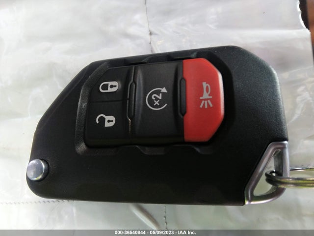 1C4HJXEG2LW314636 Jeep Wrangler Unlimited Sahara Altitude